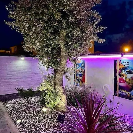 Angela Rez De Jardin Climatise Holiday home *