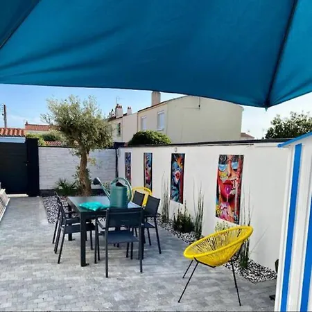 Holiday home Angela Rez De Jardin Climatise